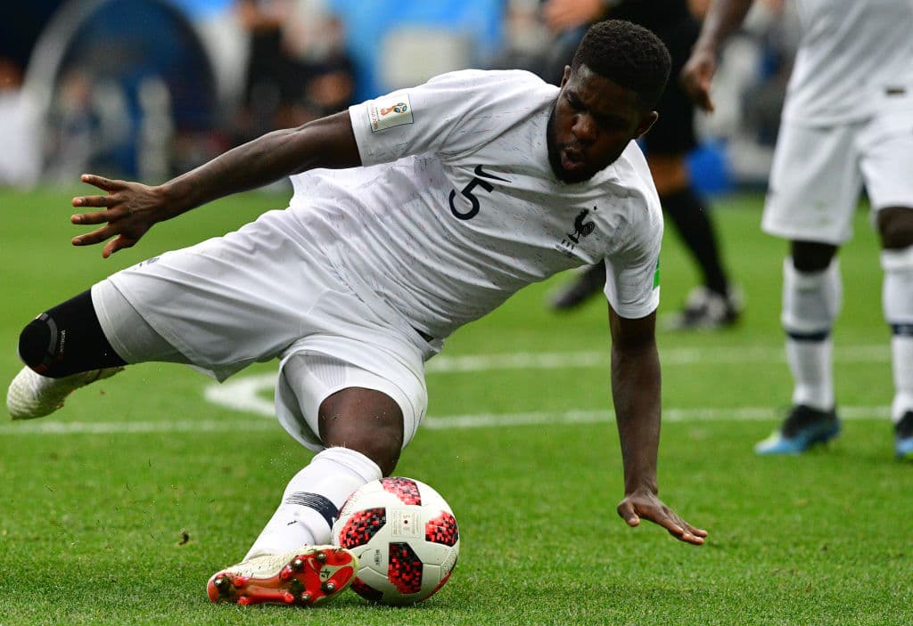 Samuel Umtiti, defensor del FC Barcelona, nació en Yaundé, la capital de Camerún. Emigró a Francia junto con sus padres cuando era un niño. Más tarde adquirió la nacionalidad francesa.