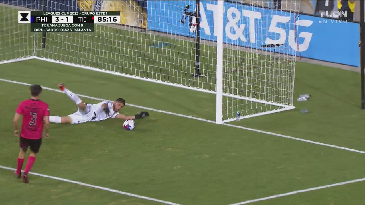 ¡Jesús Corona evita el cuarto de Philadelphia!