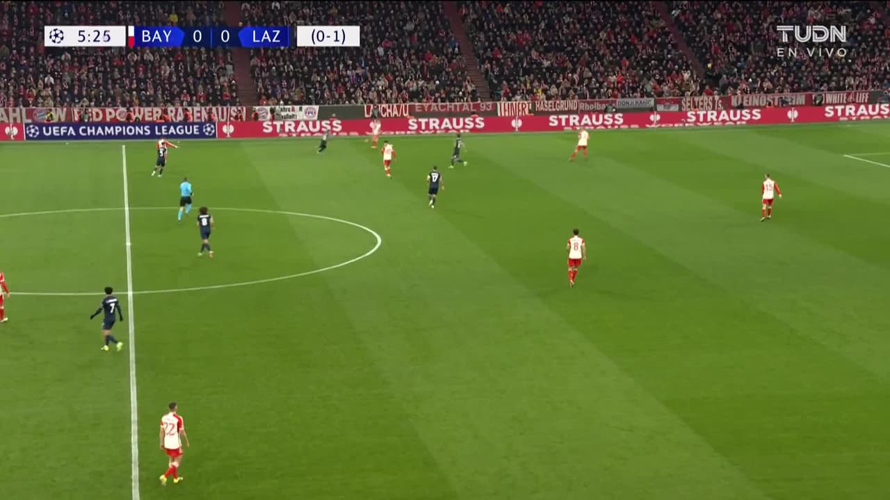 ¡TIRO ATAJADO! disparo por Leroy Sané.