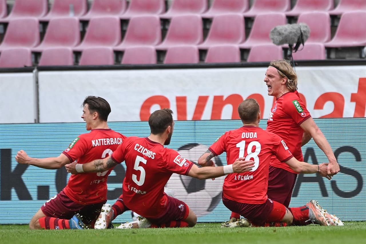 Koln 1-0 Schalke, Unione Berlín 2-1 RB Leipzig, Hoffenheim 2-1 Hertha Berlín, Bayern Múnich 5-2 Augsburg, Borussia Dortmund 3-1 Bayer Leverkusen, Eintracht Frankfurt 3-1 Freiburg, Stuttgart 0-2 Arminia Bielefeld, Wolfsburg 2-3 Mainz y Werder Bremen 2-4 Borussia Moenchengladbach.