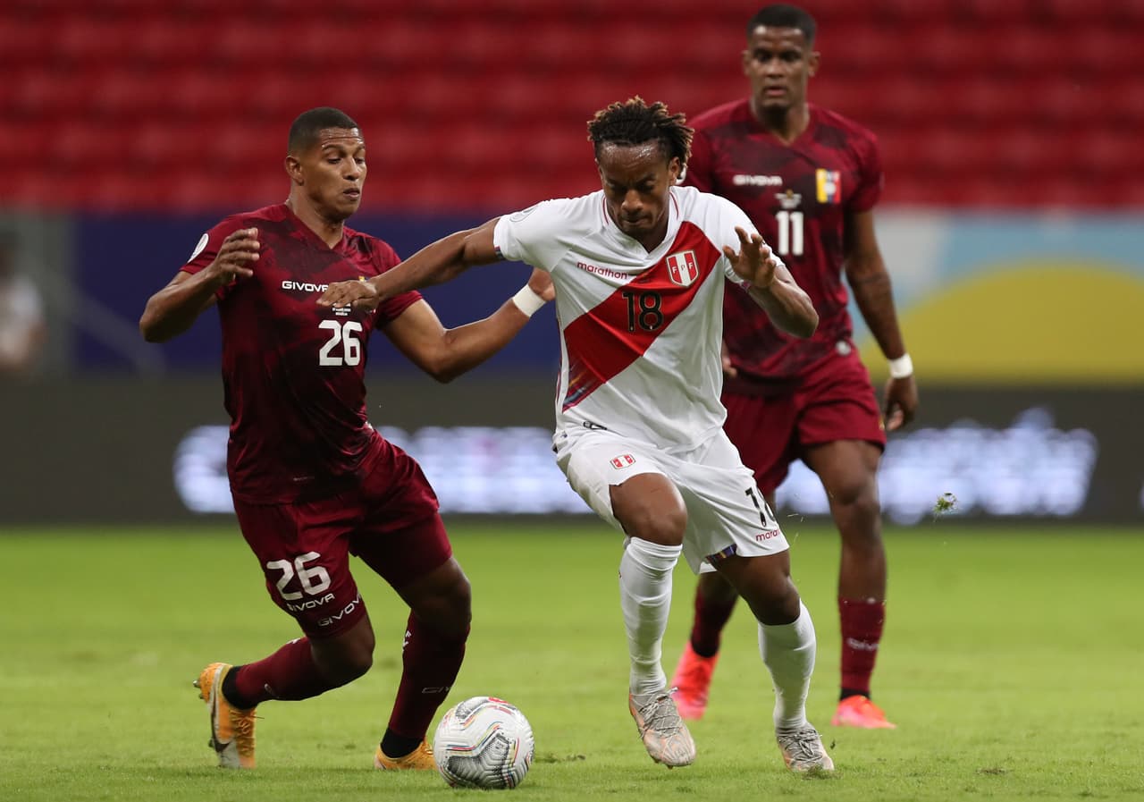 André Carrillo capitalizó el dominio de Perú en el encuentro y con un gol solitario dio el triunfo ante Venezuela.