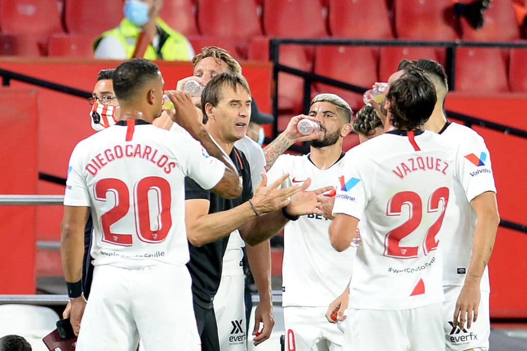Con un gol desde los 11 pasos de Lucas Ocampos al minuto 83, el Sevilla logra salir del tropiezo y se conforma con un punto.