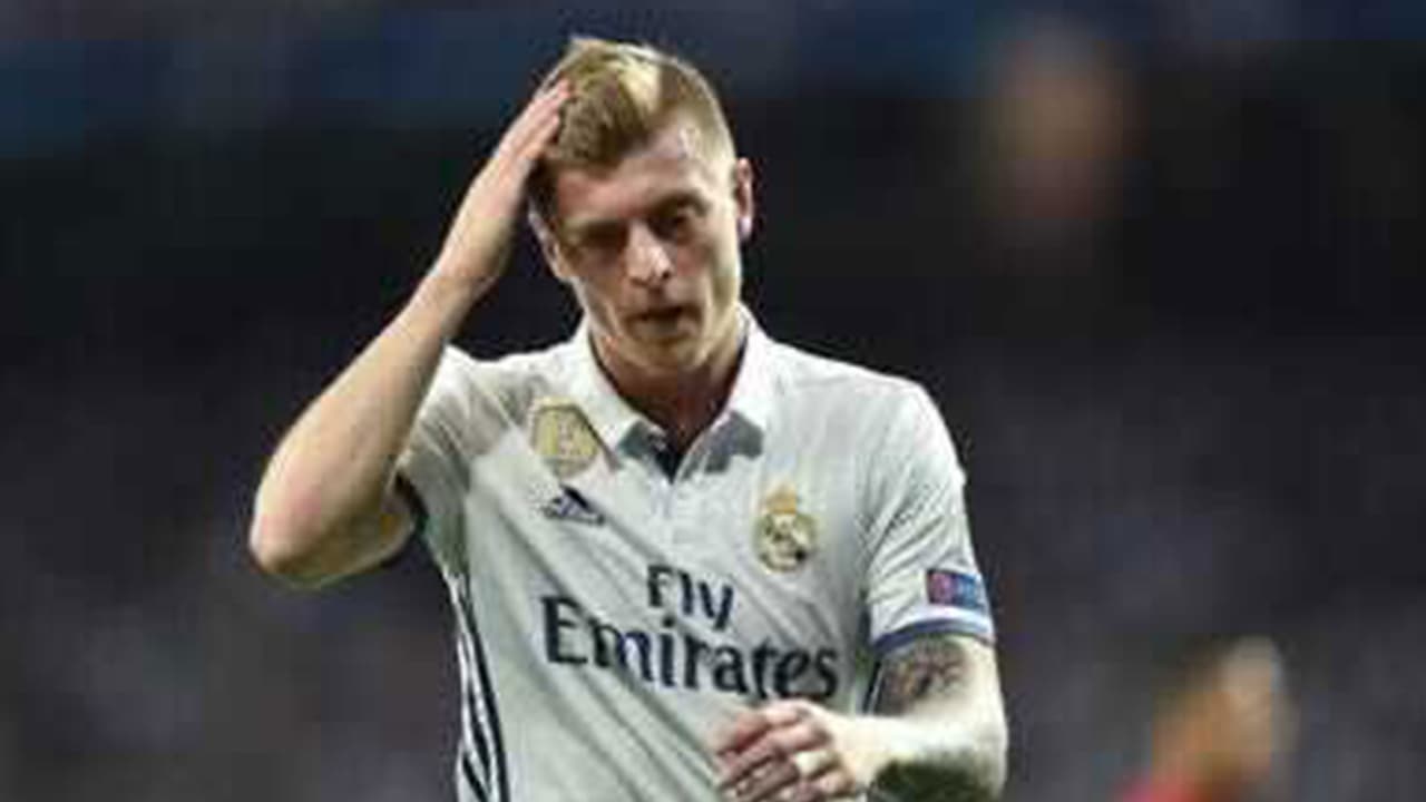 Toni Kroos, prácticamente descartado en el Real Madrid ante el PSG