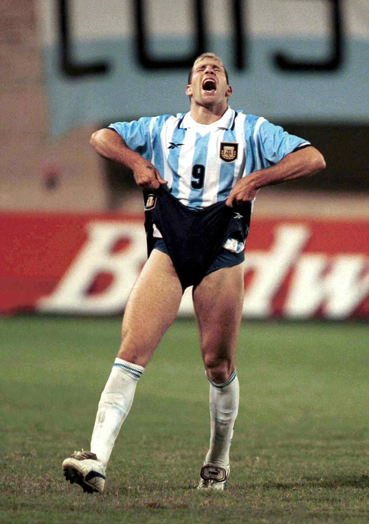 Sin embargo, el quinto penalti del partido, el tercero en su cuenta personal de cobros, también fue errado porque el arquero adivinó y evitó el gol. Cuatro fallos en total de cinco pateados.