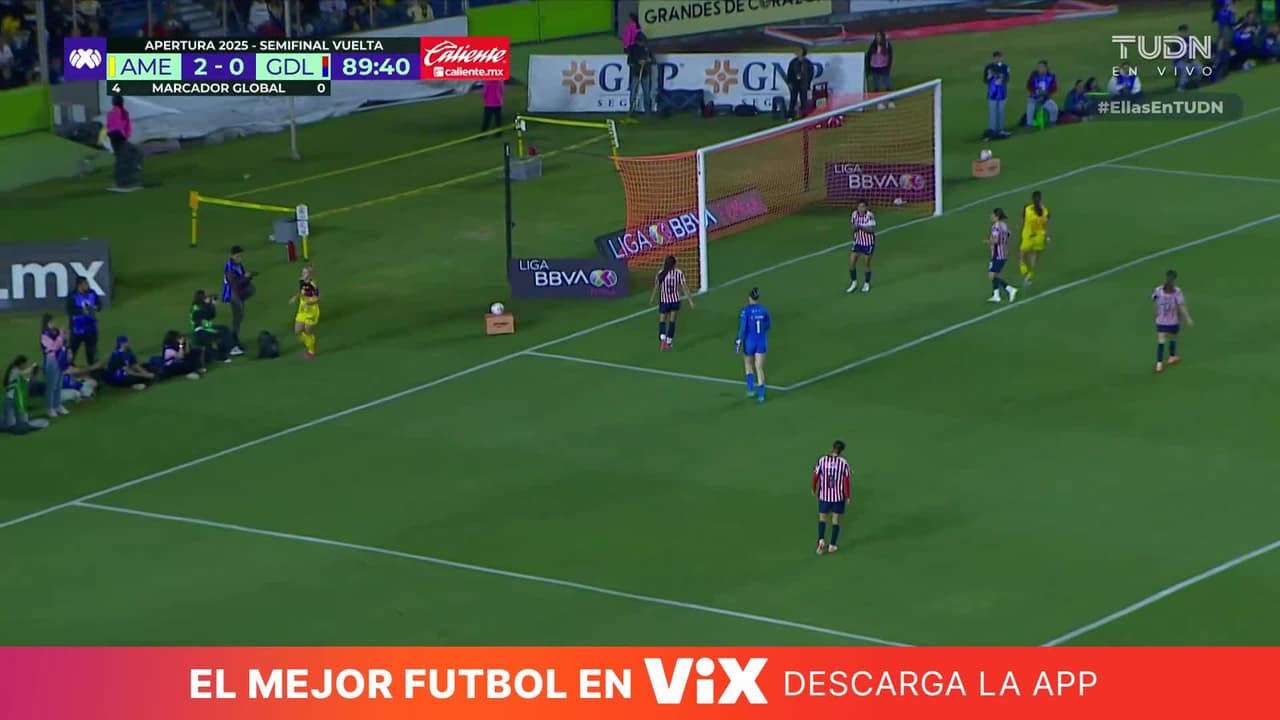 ¡Sarah quería su gol! Luebbert quedó mano a mano, pero arquera ganó