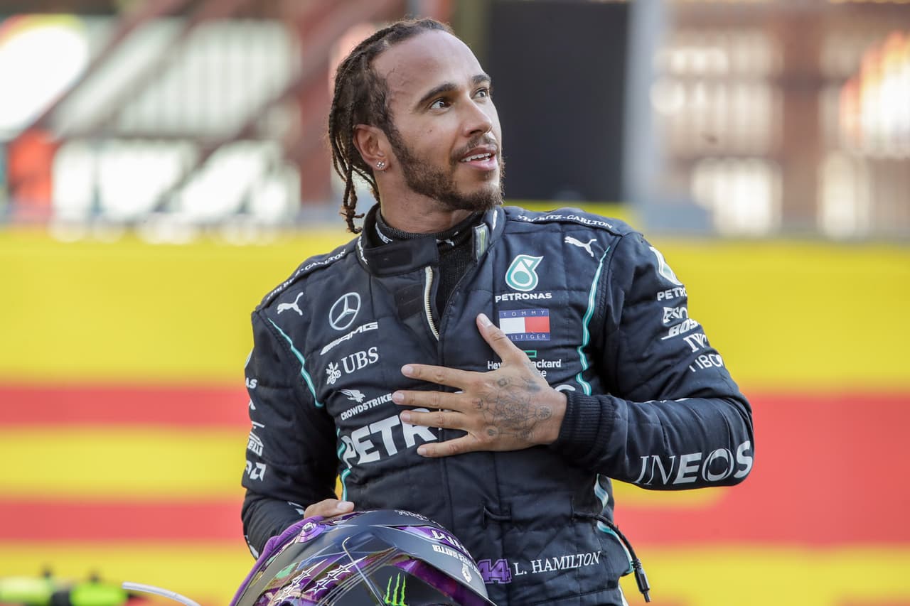<b>Lewis Hamilton / titanes</b>
<br>Su activismo ha conmovido al mundo. Lewis ha atraído la atención internacional al movimiento BlackLives Matter, a través de su defensa en las redes sociales y en eventos de F1.