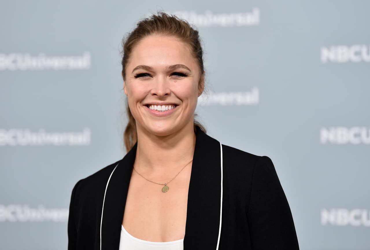 Ronda Rousey (Estados Unidos), artes marciales mixtas – Ronda ha brillado al ser campeona de peso Gallo en la UFC y fue la primera estadounidense en ganar una medalla de judo en los Juegos Olímpicos de Pekín 2008.