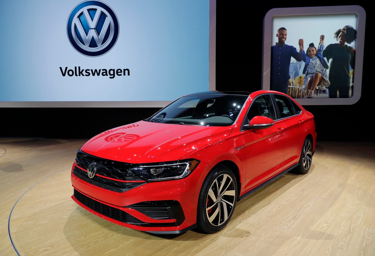 280 autos Jetta GLI 2019