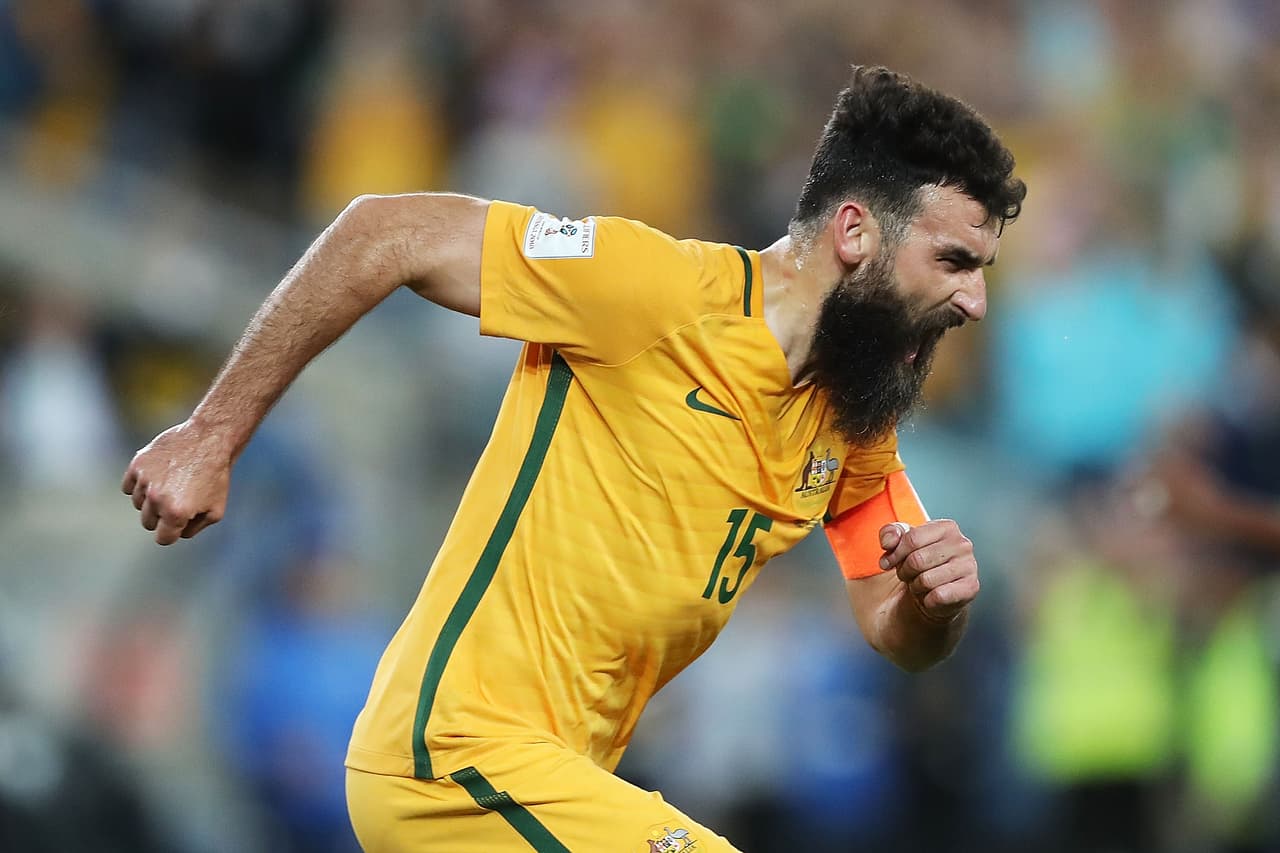 Festejo a rabiar de Jedinak, que lograba de esta forma su noveno gol en las Eliminatorias al Mundial.