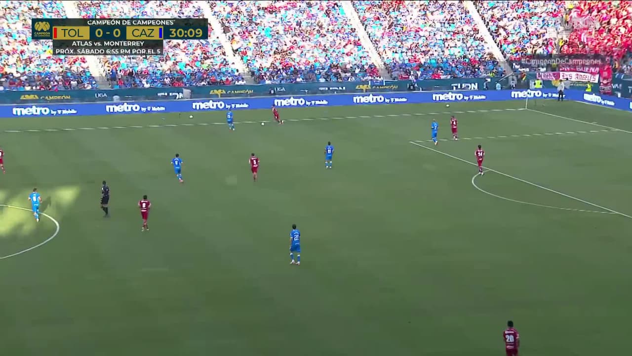 ¡Gooool de Cruz Azul! Paradela solo tiene que empujar el balón para poner el primero