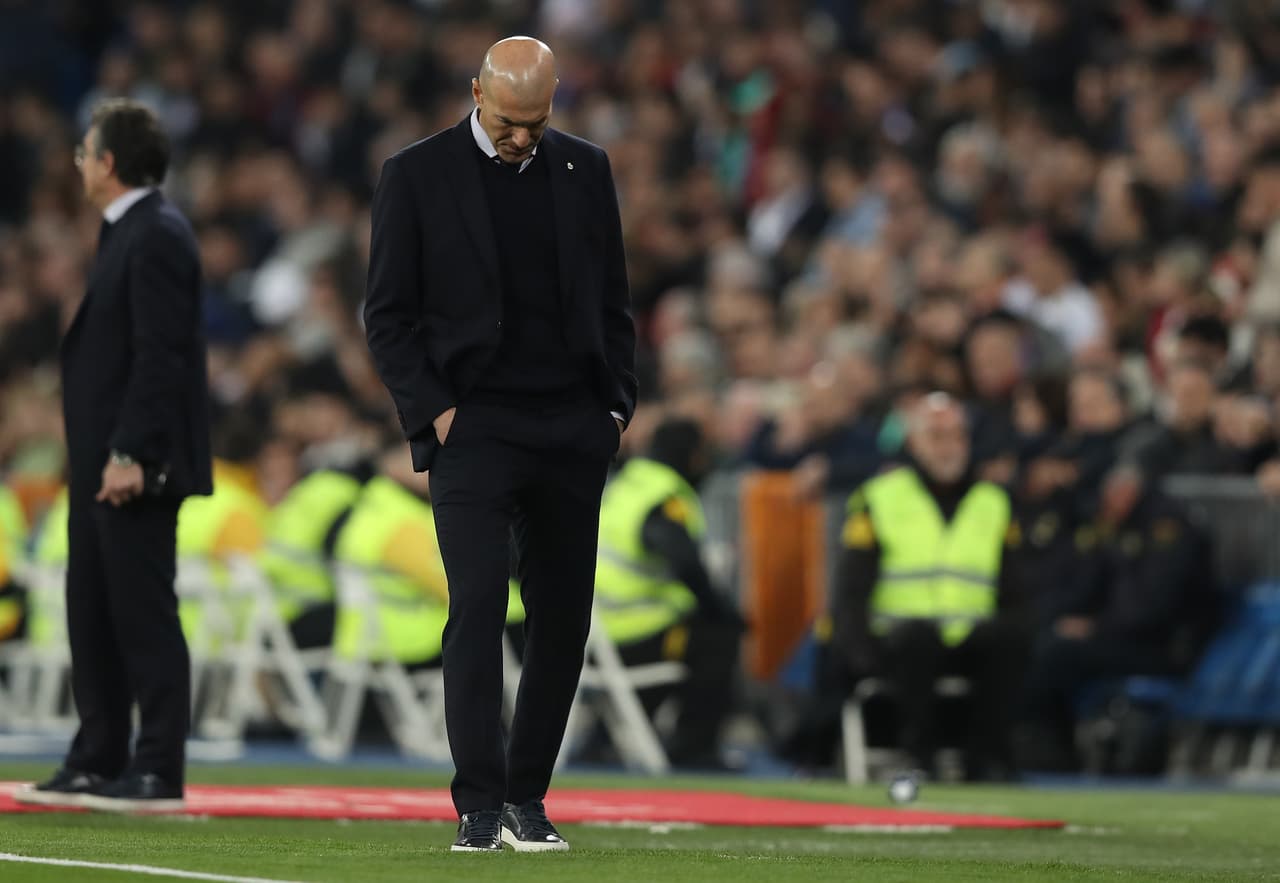 Zidane no estaba cómodo con su equipo que arrancó perdiendo al minuto 7, pero Toni Kroos y Sergio Ramos le devolvieron la alegría, anque el desenlace final fue desesperante y terminó con una noche desastroza para el francés.