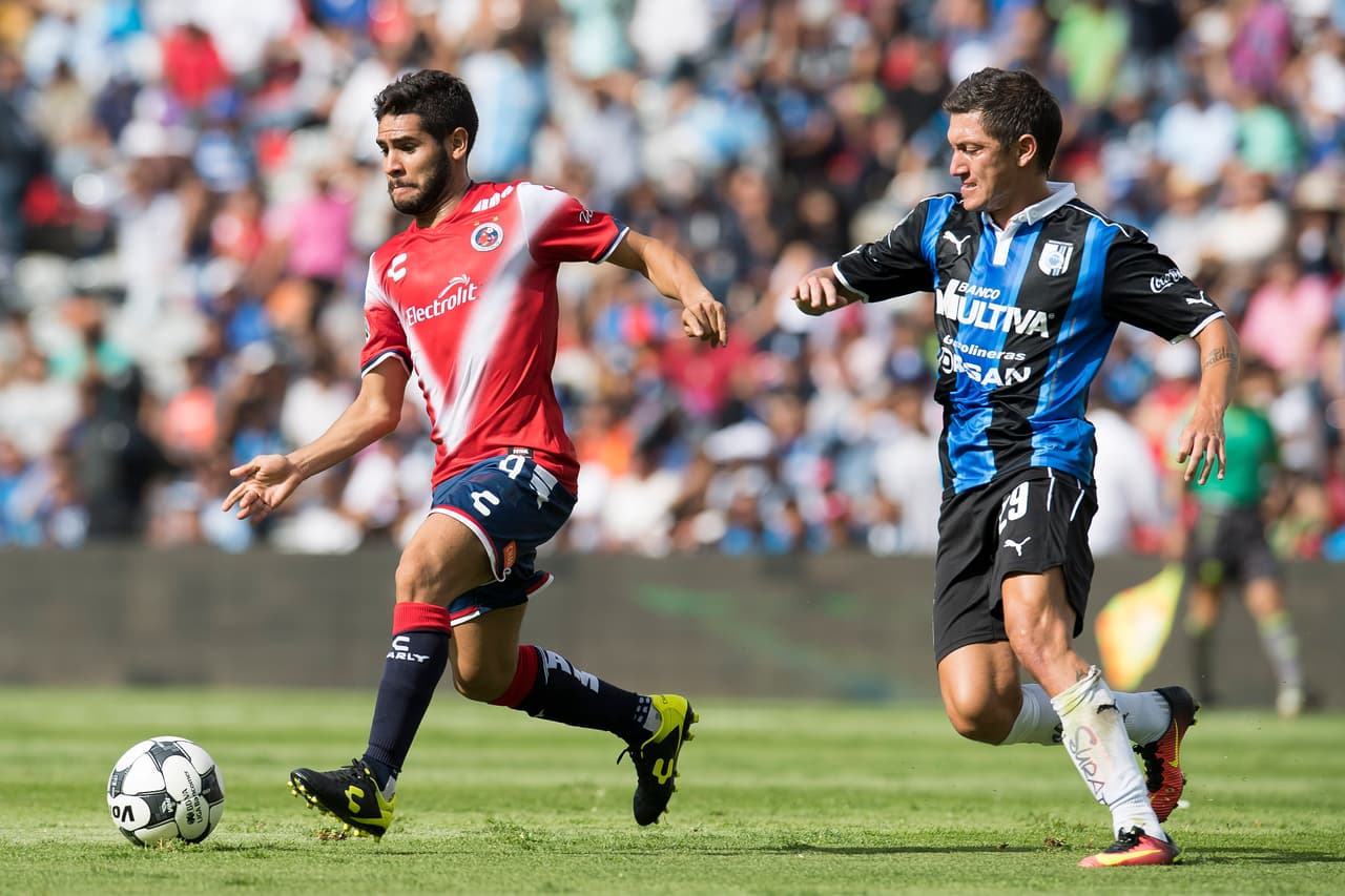 Neri Cardozo, Querétaro.- El mediocampista sigue haciendo de las suyas ahora portando la playera de los Gallos Blancos, sumando 9 puntos en la fecha 1 mientras que su valor es de $5.7 millones.