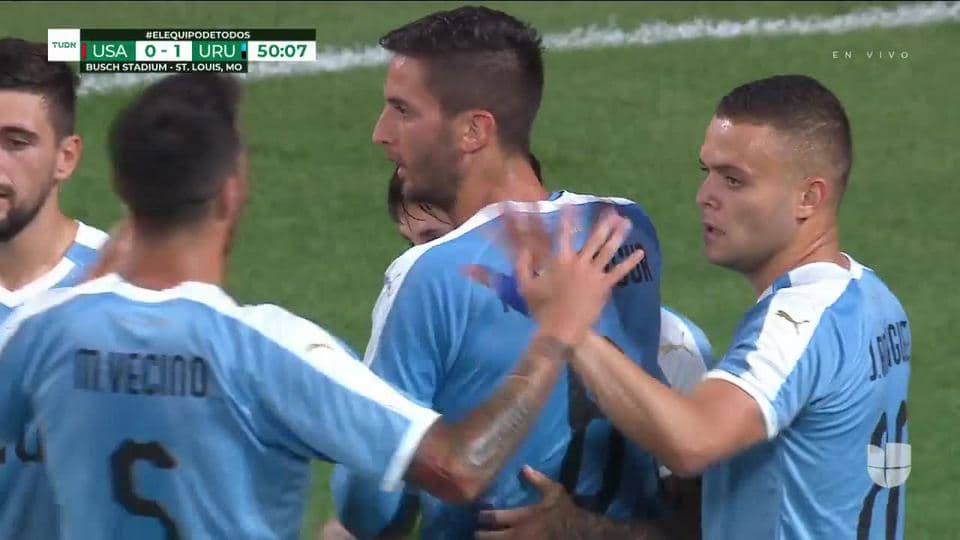 ¡GOOOL! Brian Rodríguez anota para Uruguay