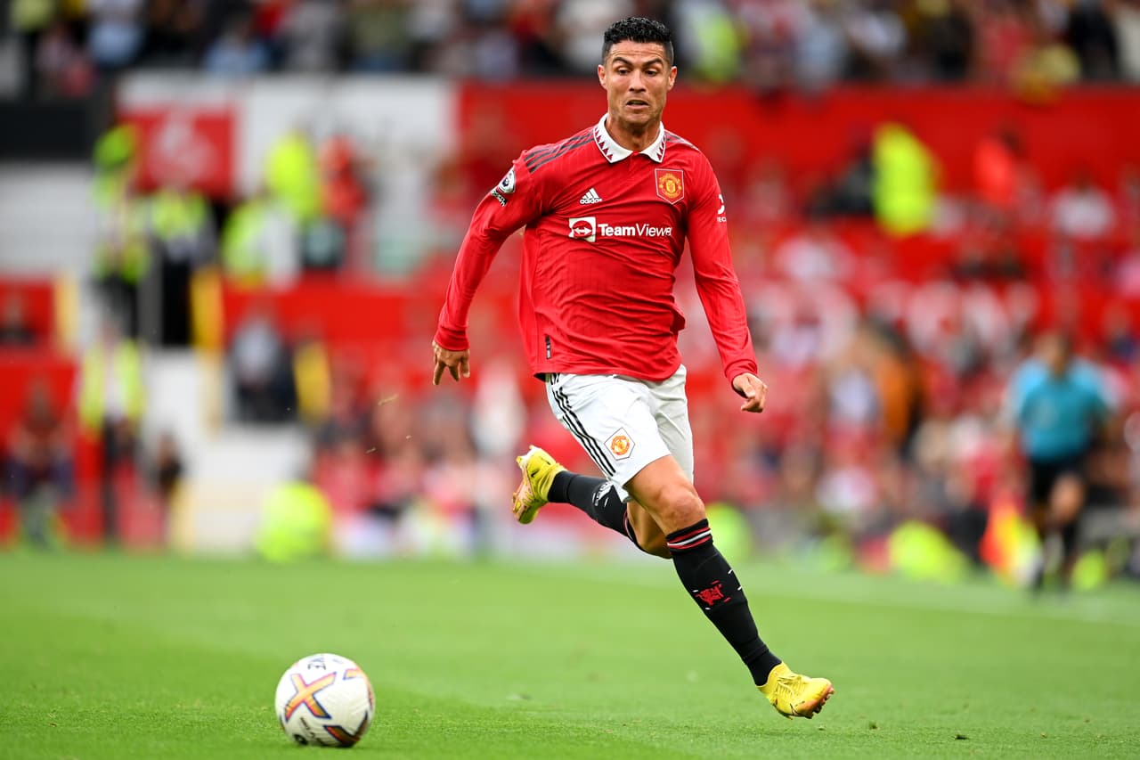 Manchester United venció al Arsenal con un doblete de Marcus Raschord y otro tanto de Antony, quien tuvo así un debut de ensueño.