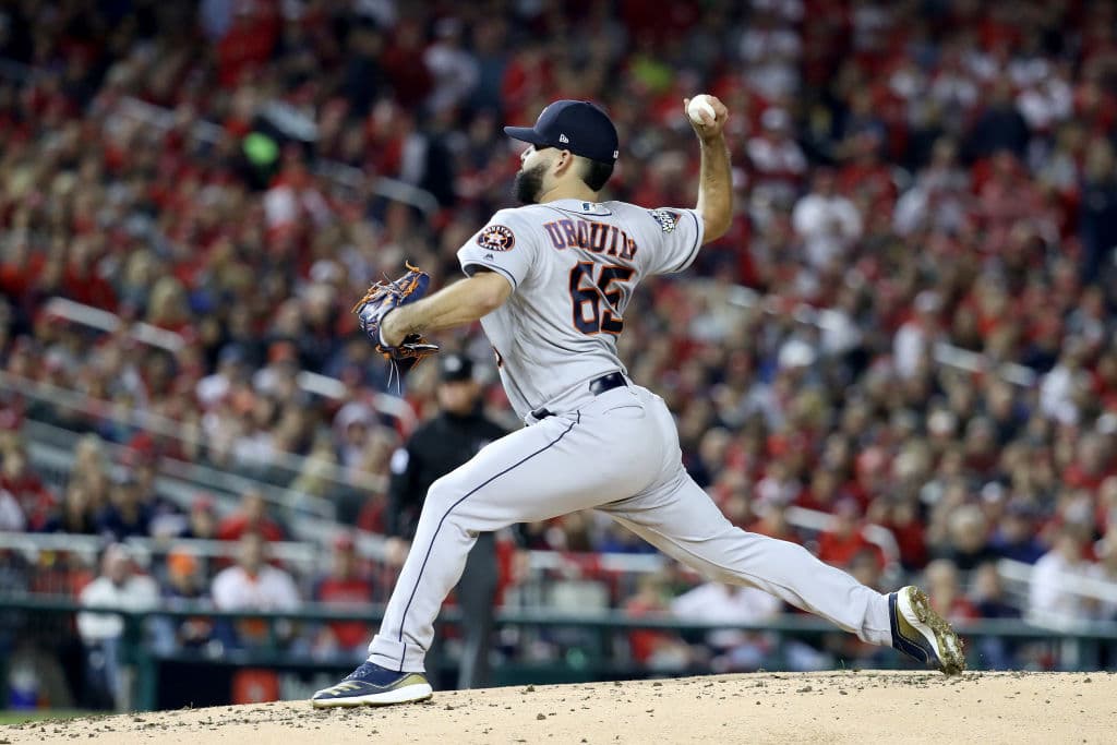 Fue el tercer pitcher mexicano en abrir un juego de Serie Mundial. Fueron derrotados por los Nationals.