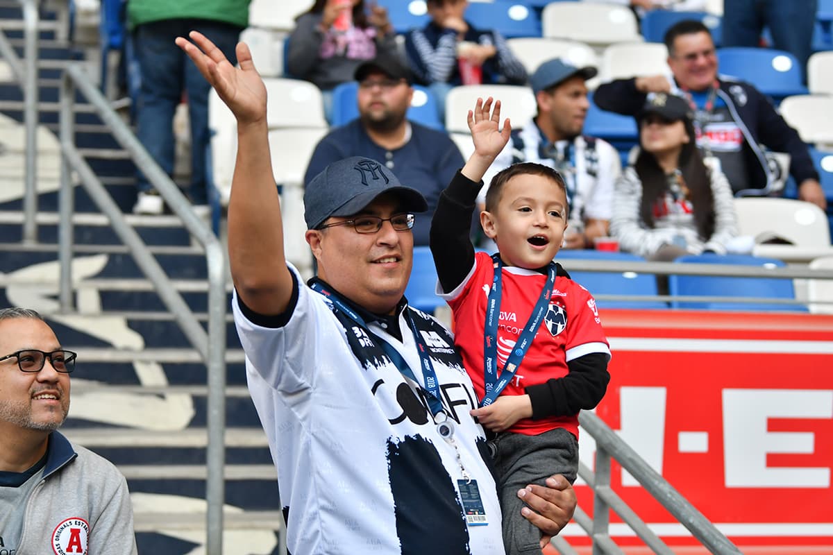Los fanáticos de Rayados en el Estadio Bancomer para el juego contra Tuzos en la Jornada 1 del Clausura 2019.