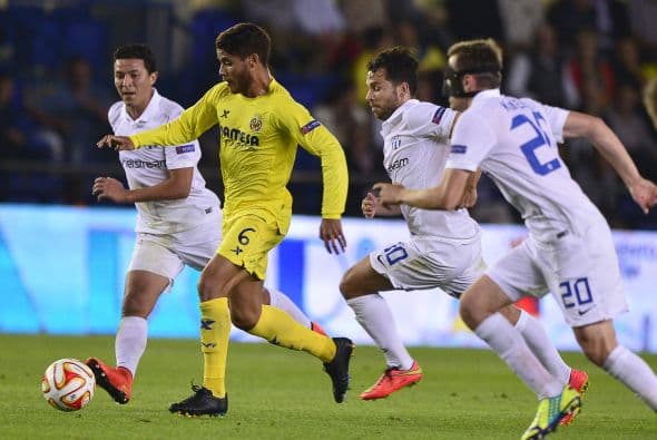 Aunque el llamado podría ser prematuro para Jonathan pues tampoco ha sido el ícono de la media cancha del Villarreal y no pesa tanto como lo hace su hermano en el mismo equipo.