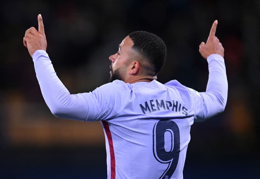 Frenkie de Jong, Memphis Depay y Philippe Coutinho marcan en La Cerámica y le pegan 1-3 al Villarreal.