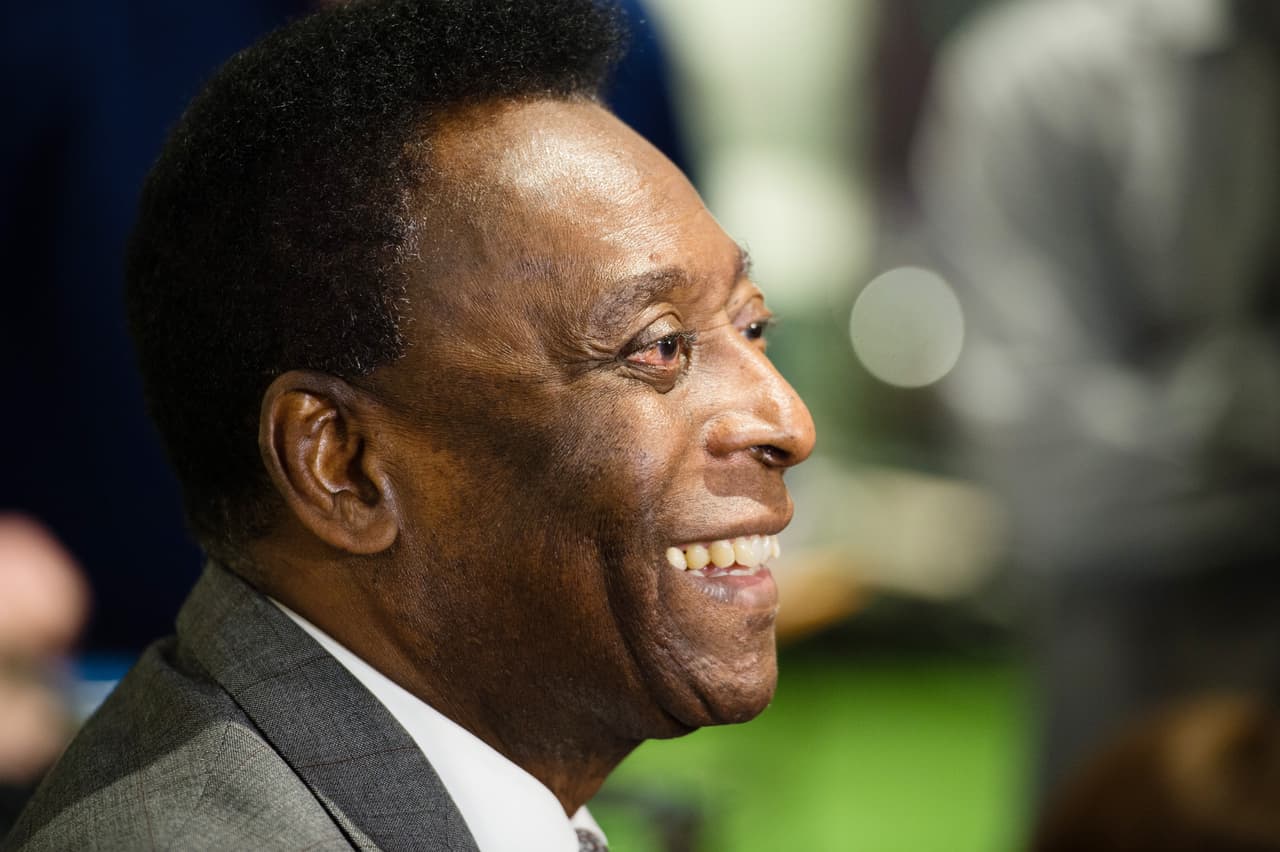 Pelé es nuevamente hospitalizado en Brasil por problemas de salud
