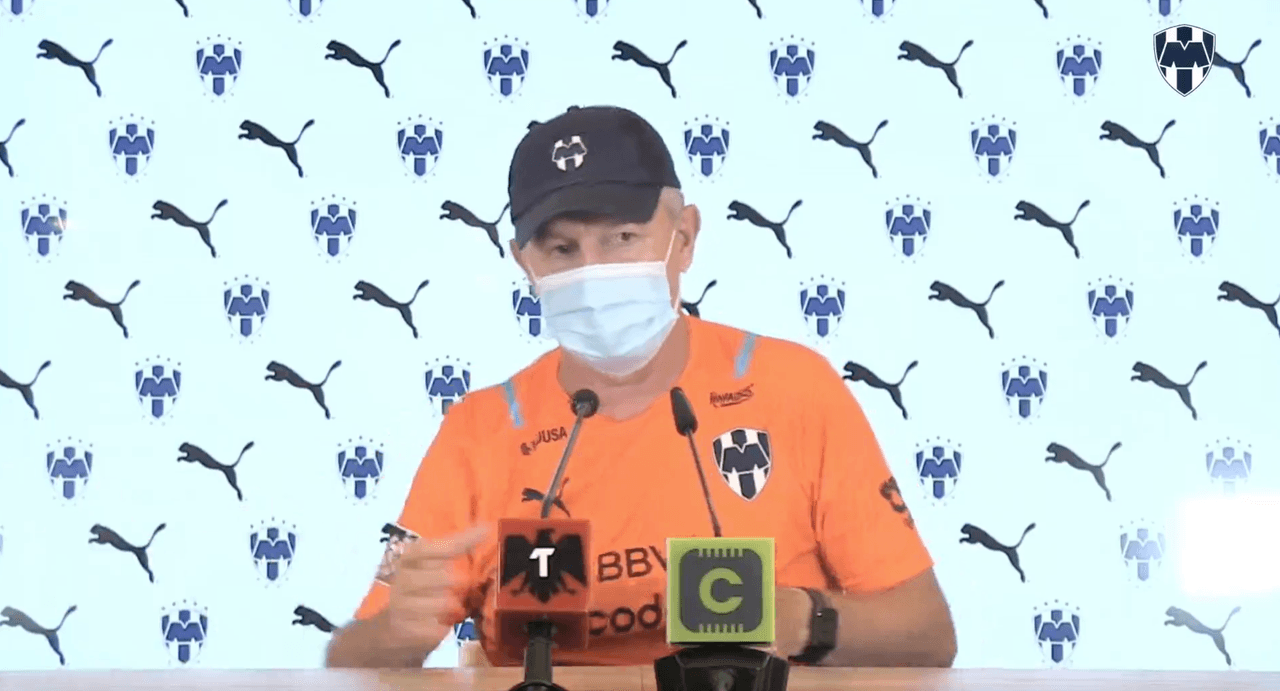 ¿Defensivo? Aguirre responde: Vean los juegos de Cruz Azul y Juventus