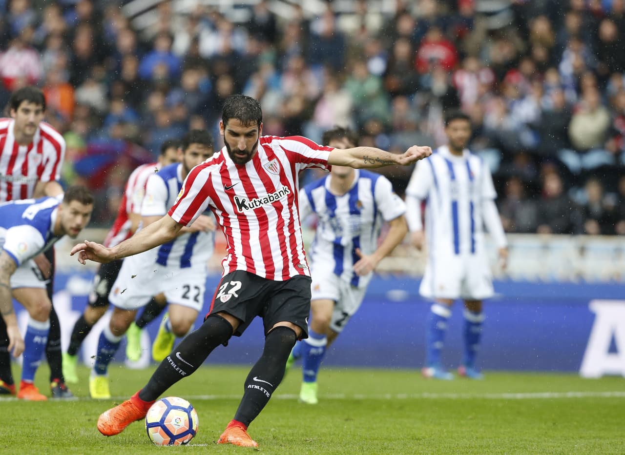 El primer gol del partido lo convirtió el experimentado Raúl García al minuto 28 desde el punto penal.