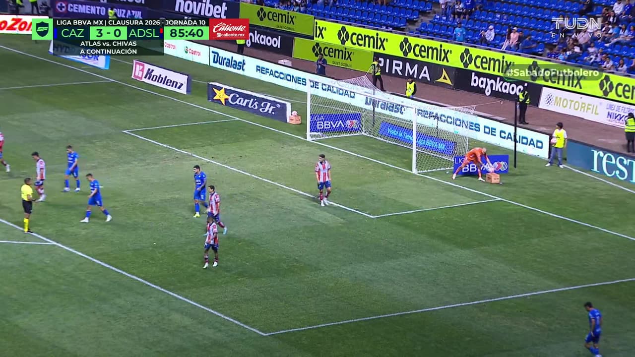 ¡TIRO ATAJADO! disparo por Andrés Montaño.