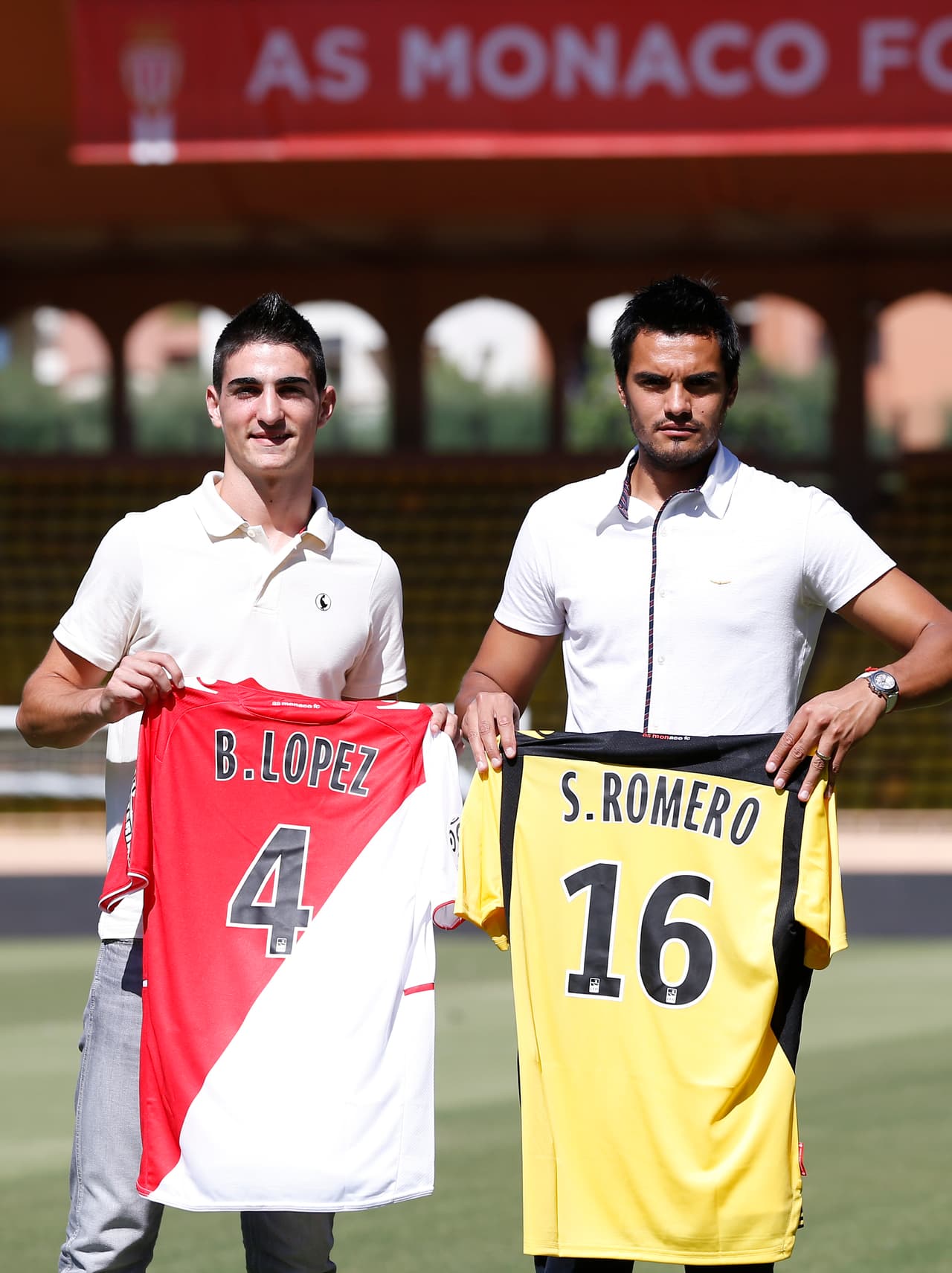 Aún más fugaz fue su préstamo con el Mónaco de la Ligue 1 de Francia.