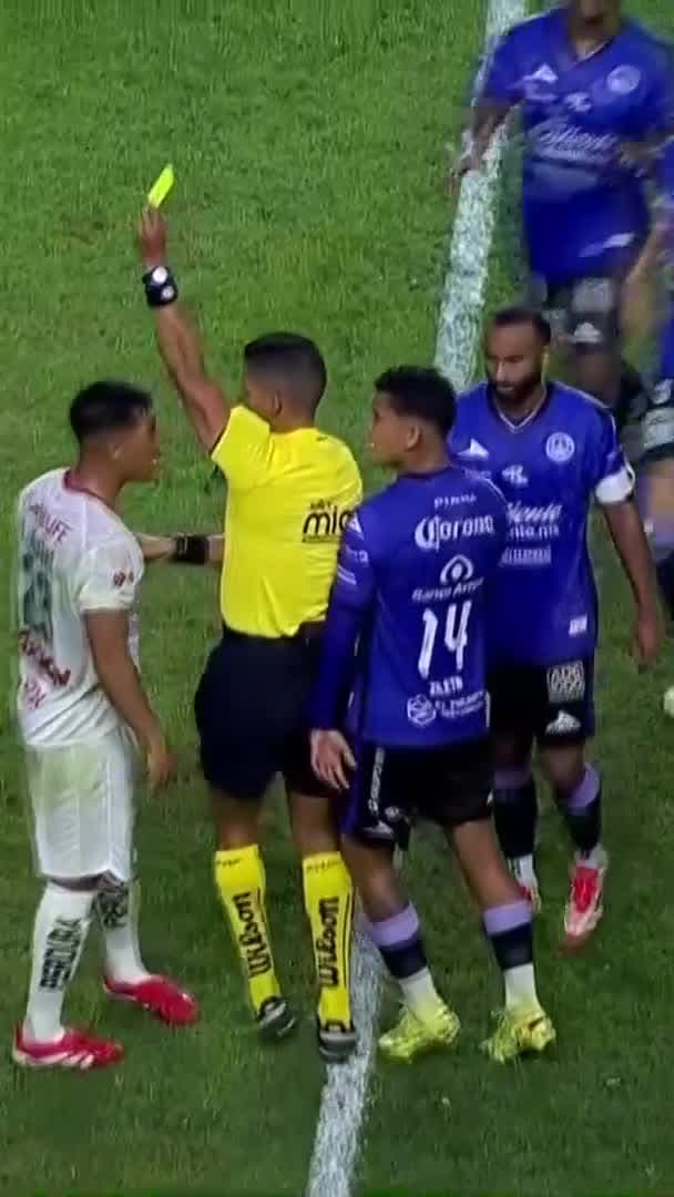 ¡SE ESTÁN PELEANDO! Zaleta y Aguirre intercambian golpes | Mazatlán 0-2 Guadalajara | LIGA MX Jornada 5
