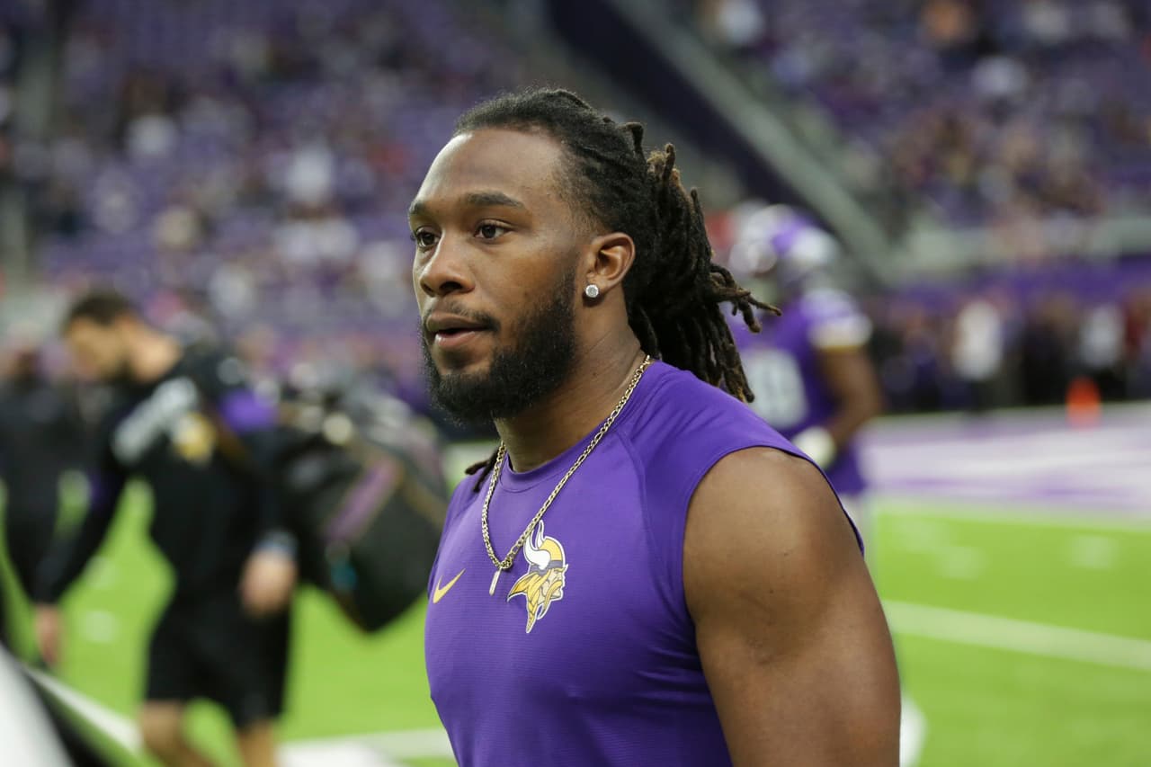 El estelar corredor de los Minnesota Vikings, Dalvin Cook, se ausentará de las actividades del equipo en busca de un contrato justo.