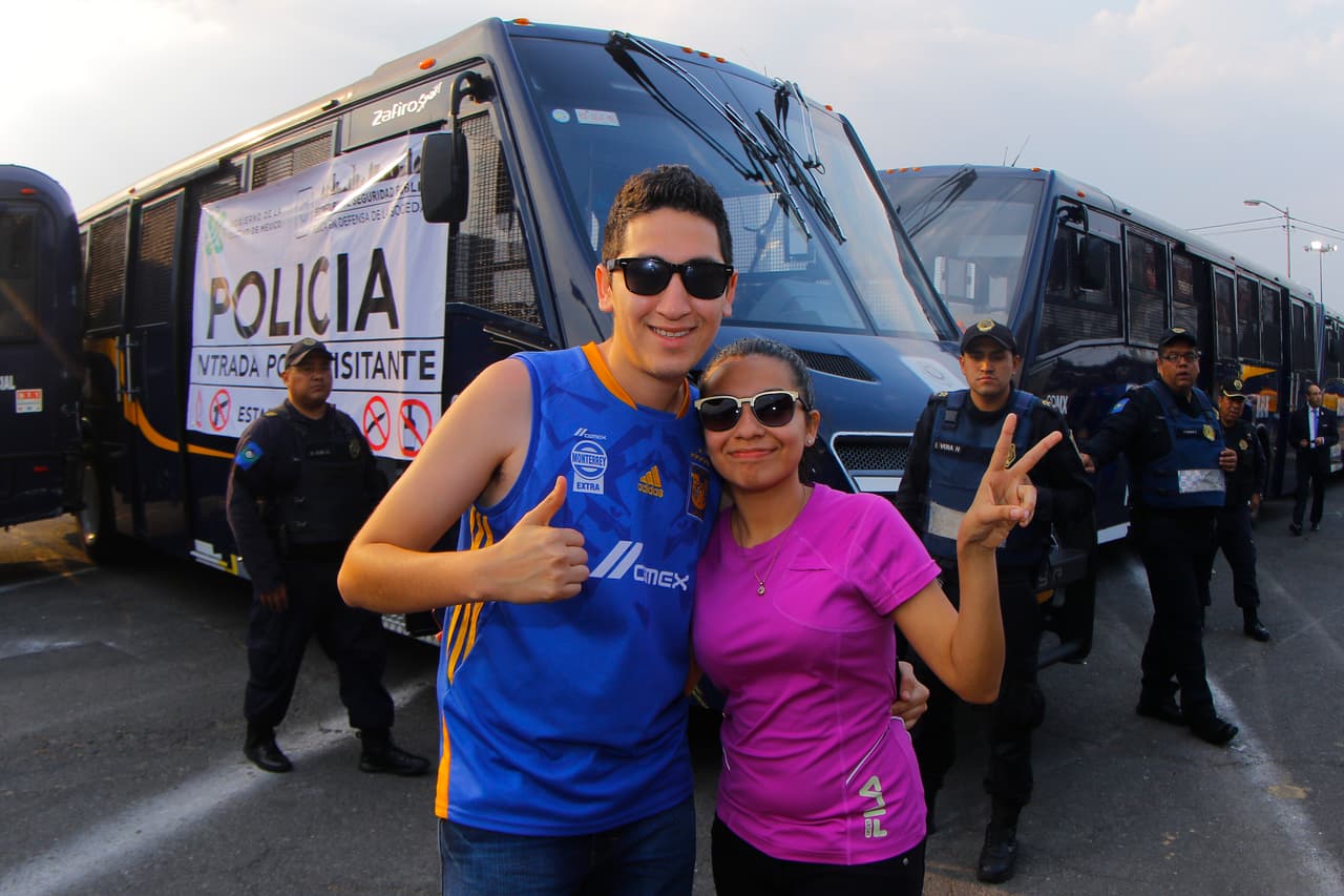 Los fanáticos de Tigres listos para el encuentro contra América en el Estadio Azteca por la Jornada 12 del 
<a href="https://www.univision.com/deportes/futbol/liga-mx/*">Clausura 2019</a>.