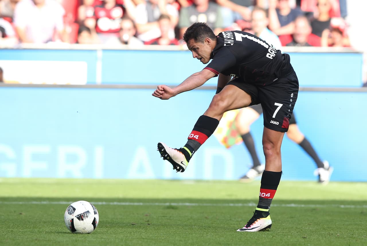 'Chicharito' Hernández, por su gol 100 en Europa ante el Mónaco