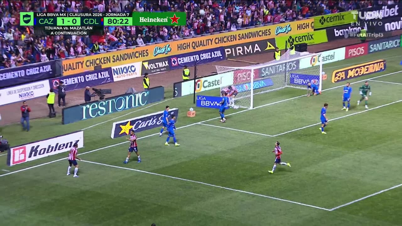 ¡GOL!  anota para Guadalajara. Ángel Sepúlveda