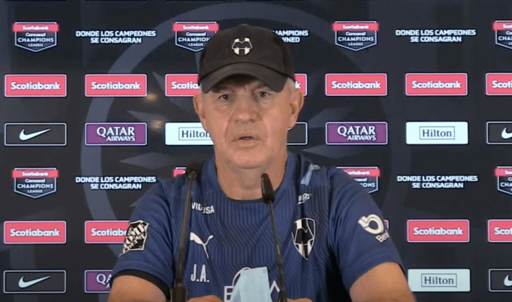 Vasco Aguirre asegura que Cruz Azul llega mejor que Rayados