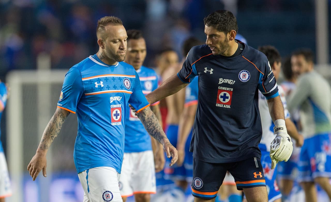 Matías Vuoso, Cruz Azul.- El argentino naturalizado mexicano tuvo en sus pies la oportunidad de llevarse los 3 puntos a casa, pero lamentablemente falló el penal al minuto 92 tirándolo a su lado derecho, donde se encontraba Cristian Campestrirni que atajó de manera extraordinaria.
