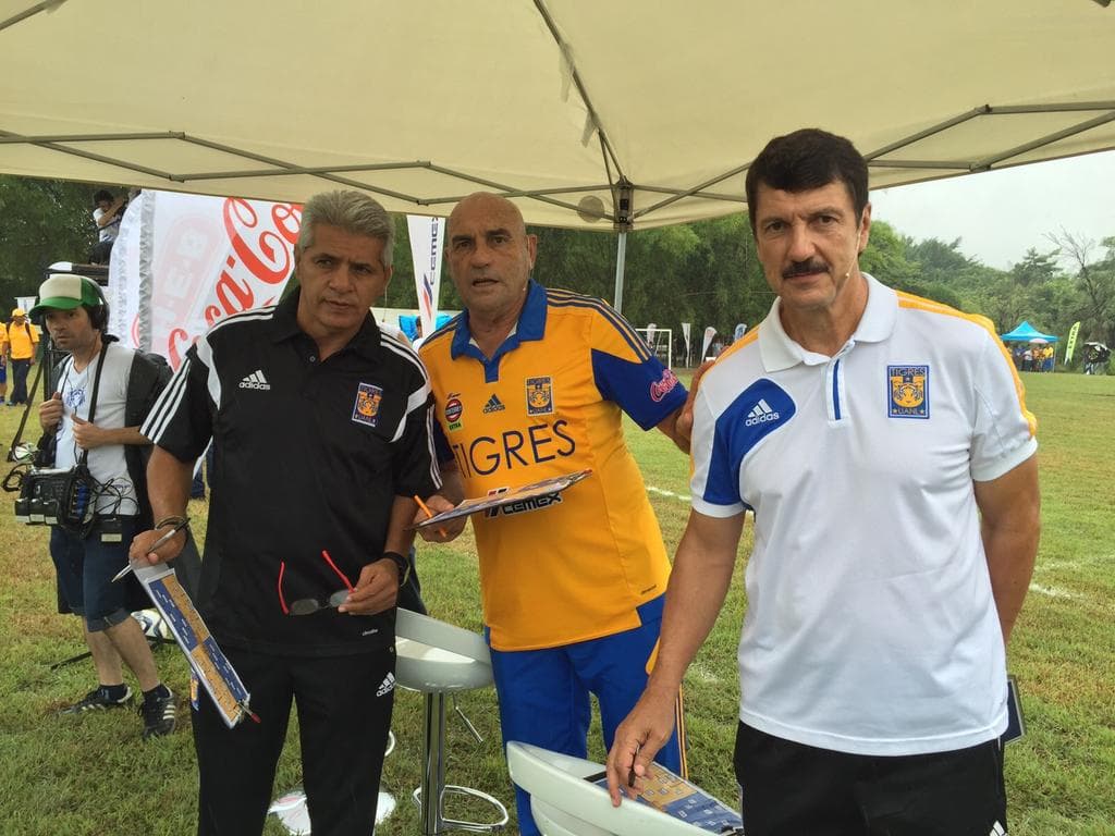 Carlos Muñoz formó parte del Tri y fue asistente técnico de Tigres durante 11 años.