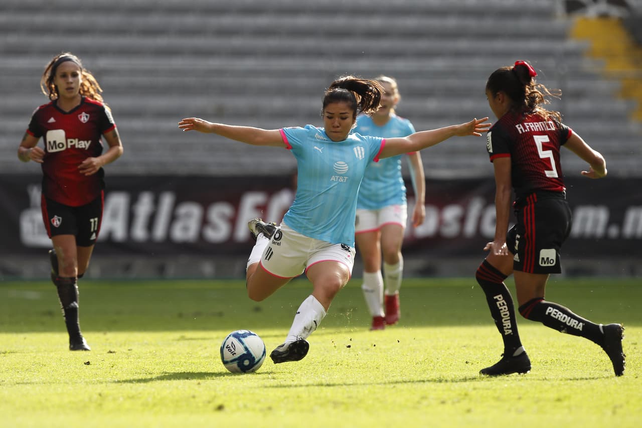 La serie se definirá en la vuelta el 18 de noviembre tras empatar a cero goles en el primer encuentro.