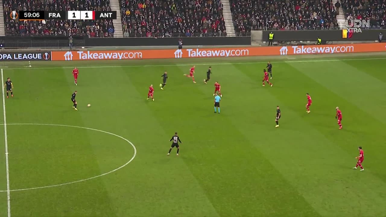 ¡TIRO ATAJADO! disparo por Timothy Chandler.