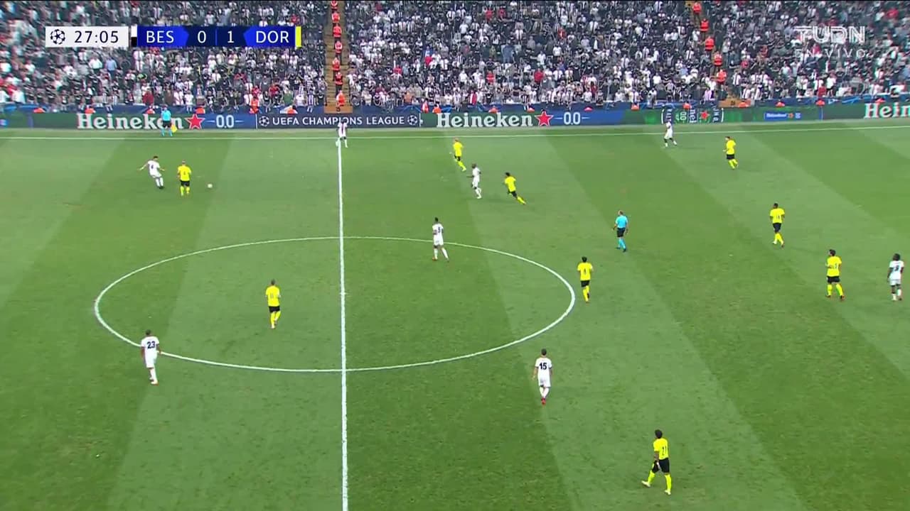 ¡TIRO ATAJADO! disparo por Marco Reus.