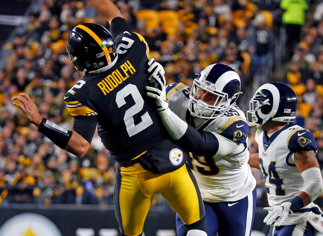 Steelers aprovecha los errores provocados por su sólida defensiva y consuma un triunfo vital para sus aspiraciones.