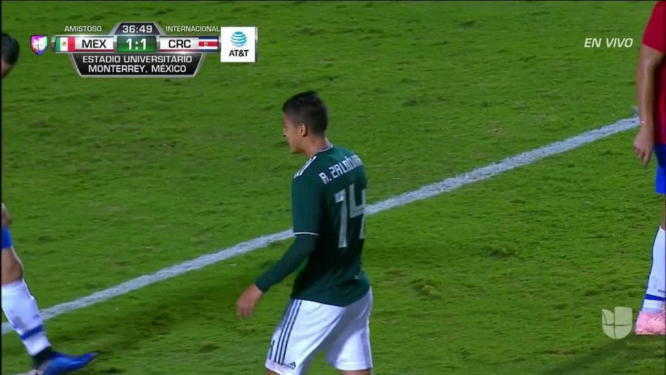 Tiro desviado de Ángel Zaldívar