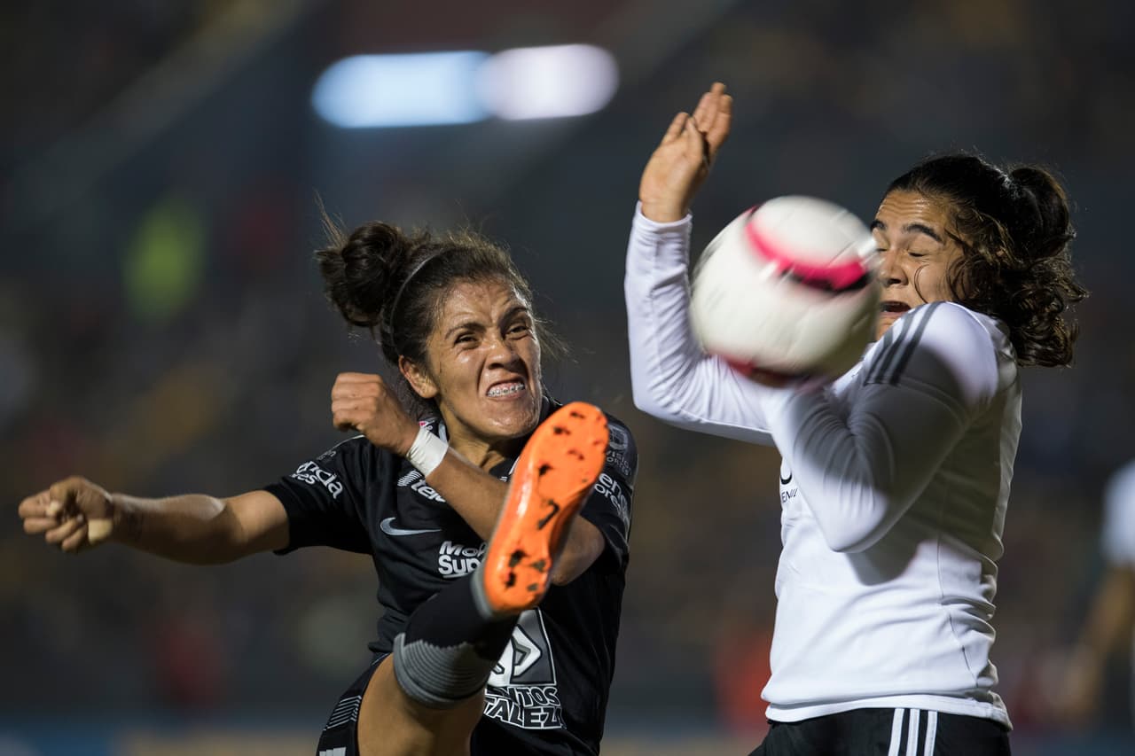 Pachuca se vio envuelto en el juego de las universitarias y poco pudo hacer a la ofensiva.