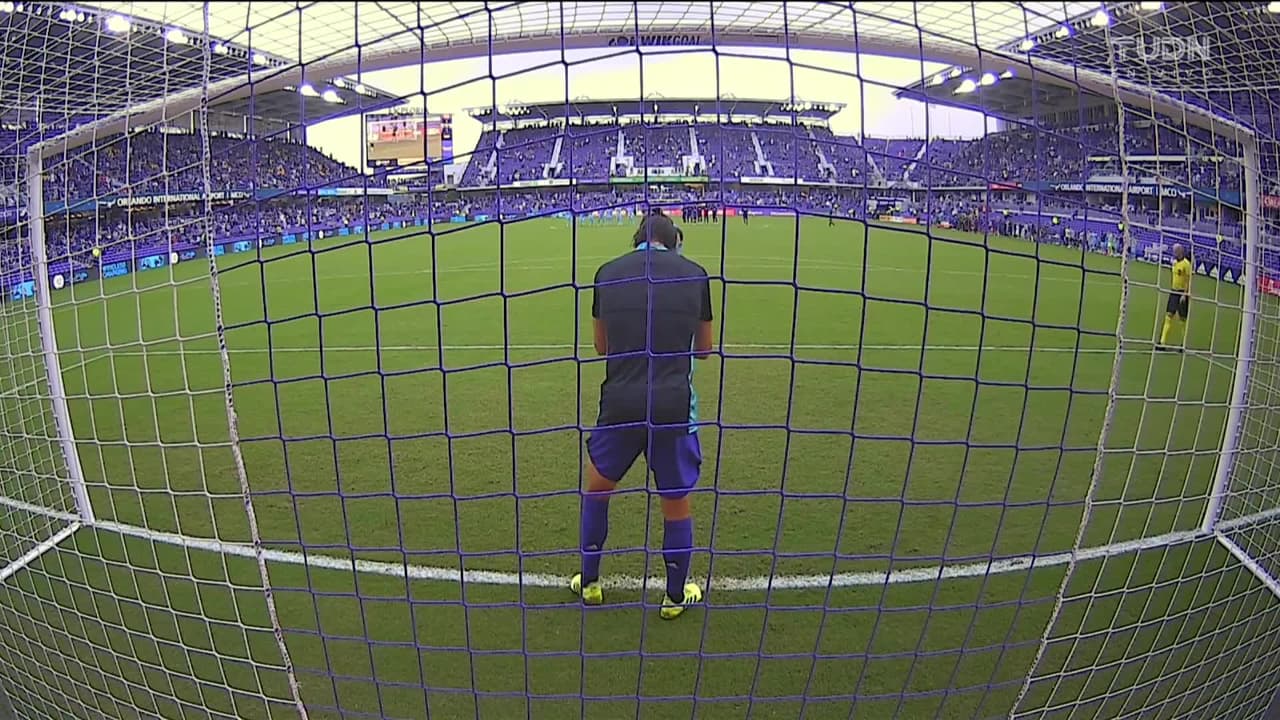 ¡GOOOL! Valentín Castellano anota para New York City FC.