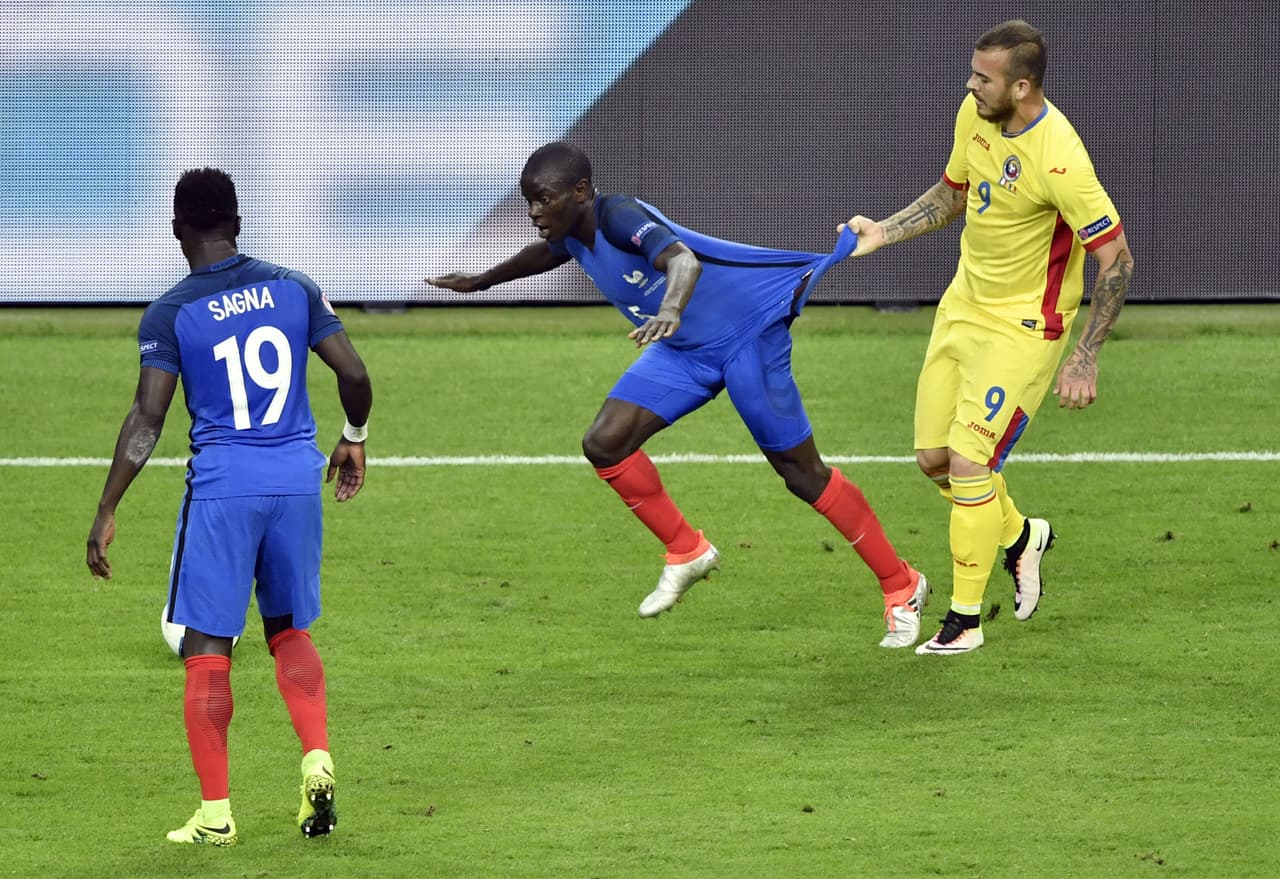 Francia derrotó 2-1 a Rumania en el partido inaugural de la Eurocopa 2016.