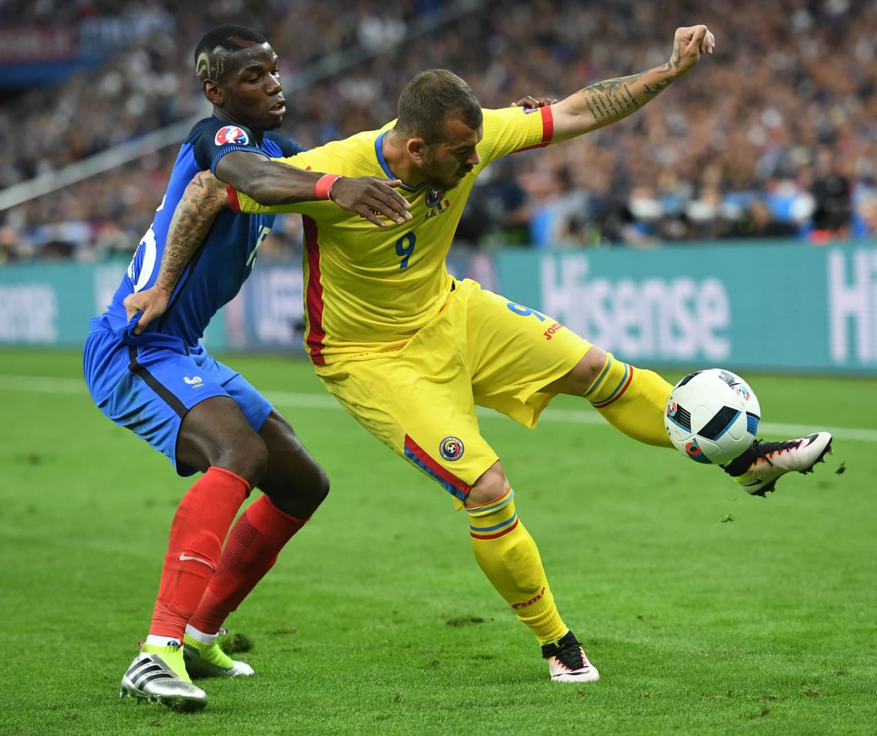 Francia derrotó 2-1 a Rumania en el partido inaugural de la Eurocopa 2016.