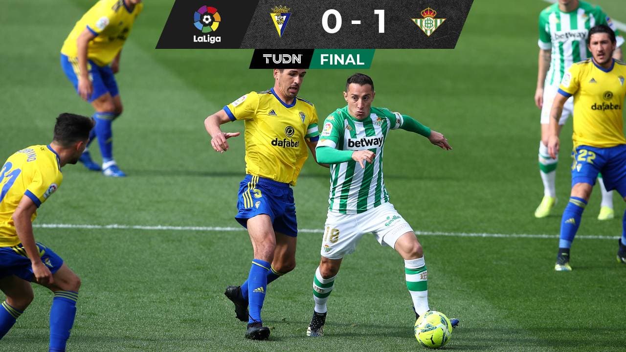 Guardado brilla, Lainez regresa y el Betis vence al Cádiz