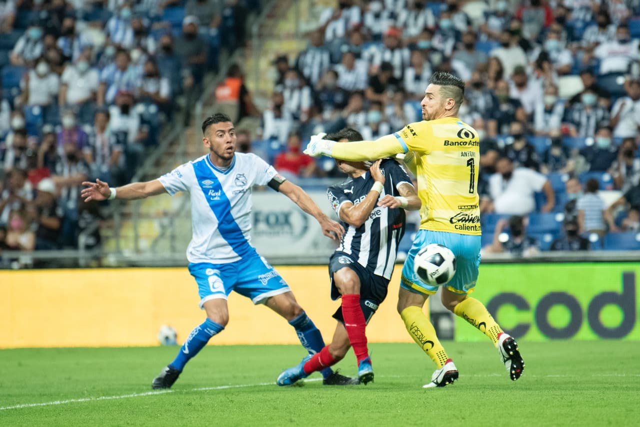 El arquero de los 'camoteros', al 87' salió mal para cortar un centro y Maxi Meza empujó la pelota a la red aunque se llevó un golpe muy duro en la cara por parte del paraguayo.