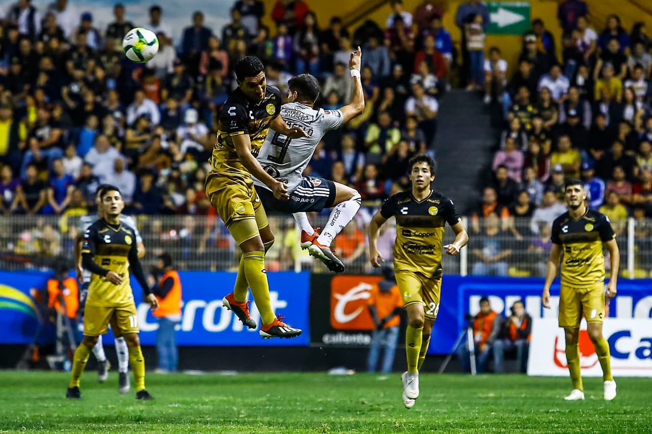 La intensidad del cotejo fue determinante pero ninguno de los dos conjuntos fue capaz de romper el cero al medio tiempo.