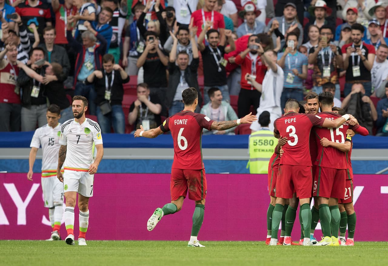 Todo Portugal celebró la anotación en grande, que les garantizaba la victoria sobre el final del partido.