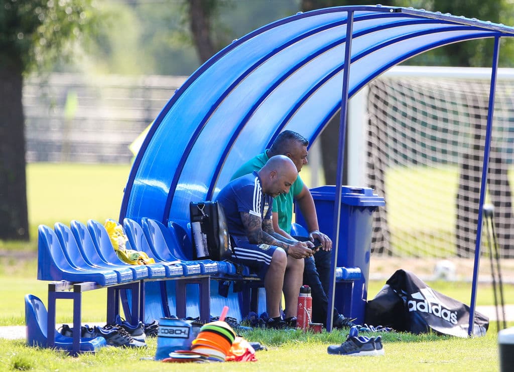 Luego del trabajo de Jorge Sampaoli, que dividió a Argentina, se quiere una persona con experiencia y conocida, por lo que el nombre de José Pékerman, técnico de Colombia, suena con fuerza.