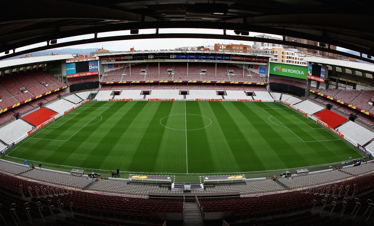 El estadio San Mamés fue la casa de Athletic Bilbao desde 1918 y estuvo vigente desde la creación de la Liga de España en 1928 hasta su final en 2013.